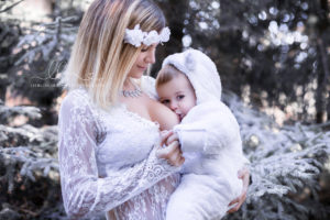 Lieblingsbild Babyfotos Babyfotografin Graz Stillfotos Stillshooting stillende Mutter 2