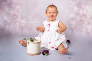 Lieblingsbild Babyfotos Graz cakesmash Valentina 7 von 15 1