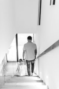 Lieblingsbild Babyfotos Graz Familienfotos Familyshooting Homestory Familienbilder Stolz Babyfotografin Graz Steiermark 1