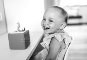 Lieblingsbild Babyfotos Graz Familienfotos Familyshooting Homestory Familienbilder Stolz Babyfotografin Graz Steiermark 13