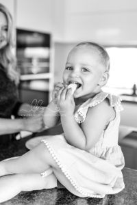 Lieblingsbild Babyfotos Graz Familienfotos Familyshooting Homestory Familienbilder Stolz Babyfotografin Graz Steiermark 17