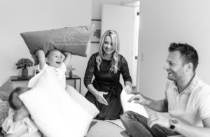 Lieblingsbild Babyfotos Graz Familienfotos Familyshooting Homestory Familienbilder Stolz Babyfotografin Graz Steiermark 2