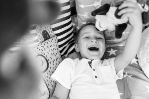 Lieblingsbild Babyfotos Graz Familienfotos Familyshooting Homestory Familienbilder Stolz Babyfotografin Graz Steiermark 7