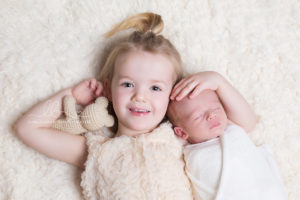 Lieblingsbild Babyfotos Graz Steiermark Babyfotograf Stolz newborn 8