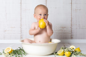 Lieblingsbild-Babyfotos-Graz-Zitronenbad-Jakob-5 1 Lieblingsbild Babyfotos Graz Zitronenbad Jakob 5