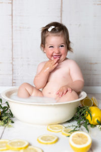 Lieblingsbild Babyfotos Graz Zitronenbad Sophia 10