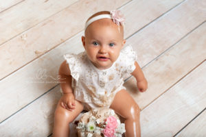 Lieblingsbild Babyfotos Graz cakesmash Liliana 11 von 12