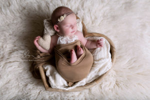 Lieblingsbild Babyfotos Graz newbornshooting Jana 8 von 10 Babyfotografin