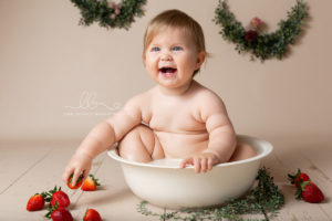 Lieblingsbild Babyfotos Graz cakesmash Valentina Babyshooting Badeshooting