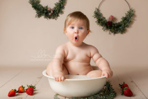 Lieblingsbild Babyfotos Graz cakesmash Valentina smashandsplash Babyshooting