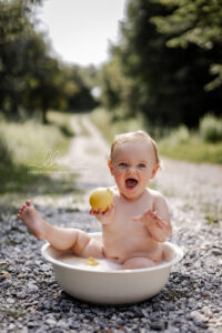 Lieblingsbild Babyfotos Graz cakesmash Ronja 17 von 22