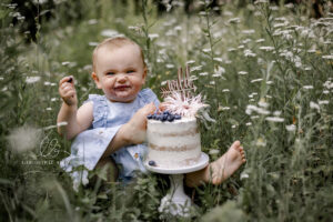 Lieblingsbild Babyfotos Graz cakesmash Ronja 3 von 22